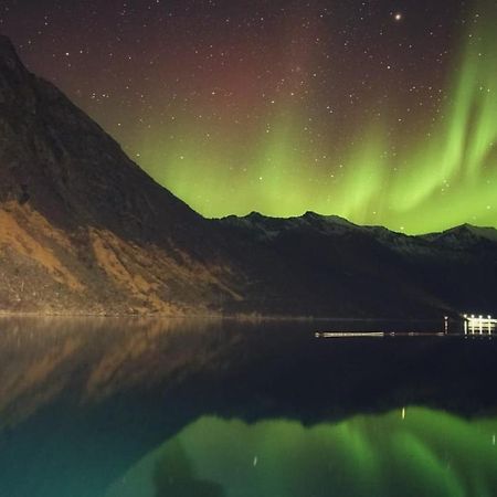 Hus Retro Lägenhet Gryllefjord Exteriör bild