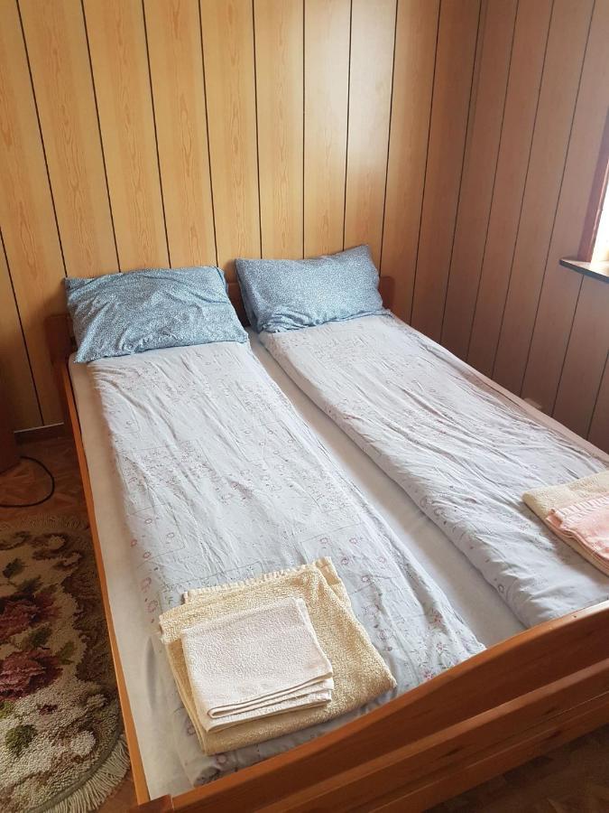 Hus Retro Lägenhet Gryllefjord Exteriör bild