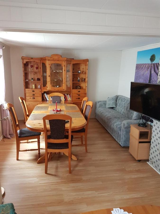 Hus Retro Lägenhet Gryllefjord Exteriör bild