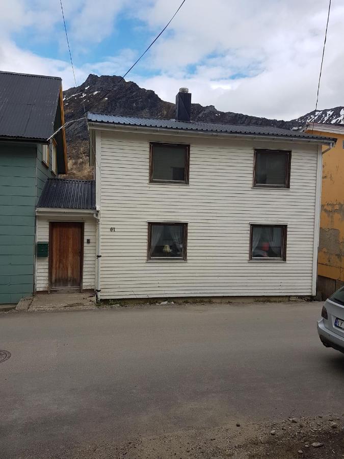 Hus Retro Lägenhet Gryllefjord Exteriör bild