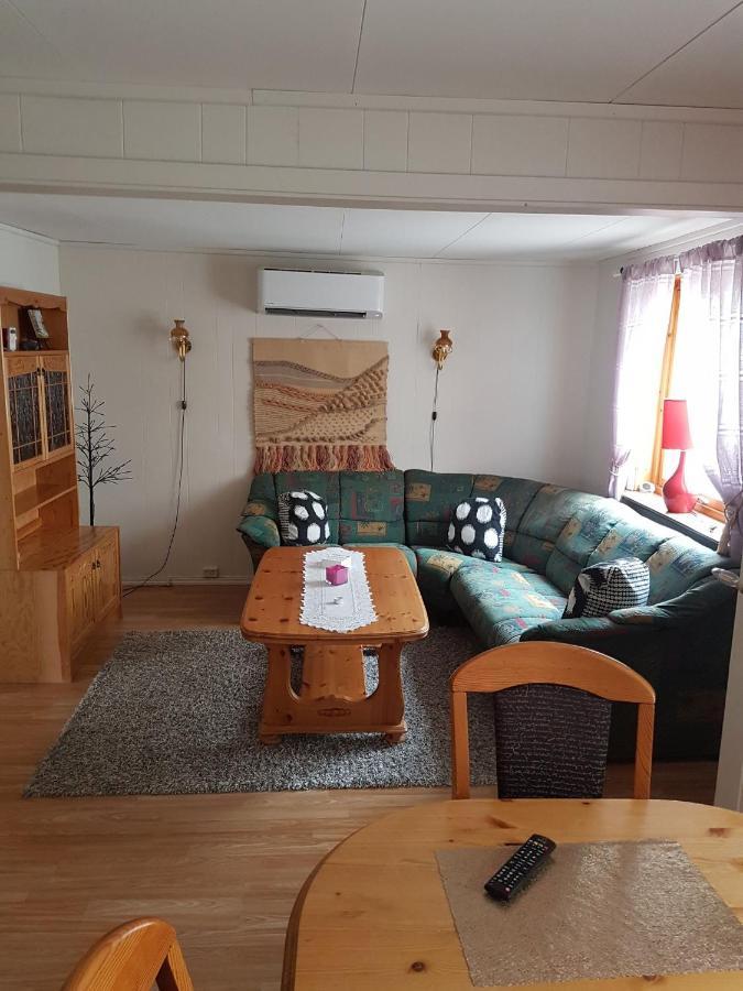 Hus Retro Lägenhet Gryllefjord Exteriör bild